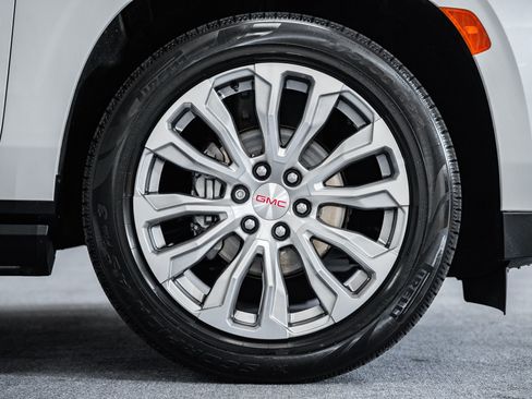 Used 2022 GMC Yukon Denali w/ Denali Premium Package image 25