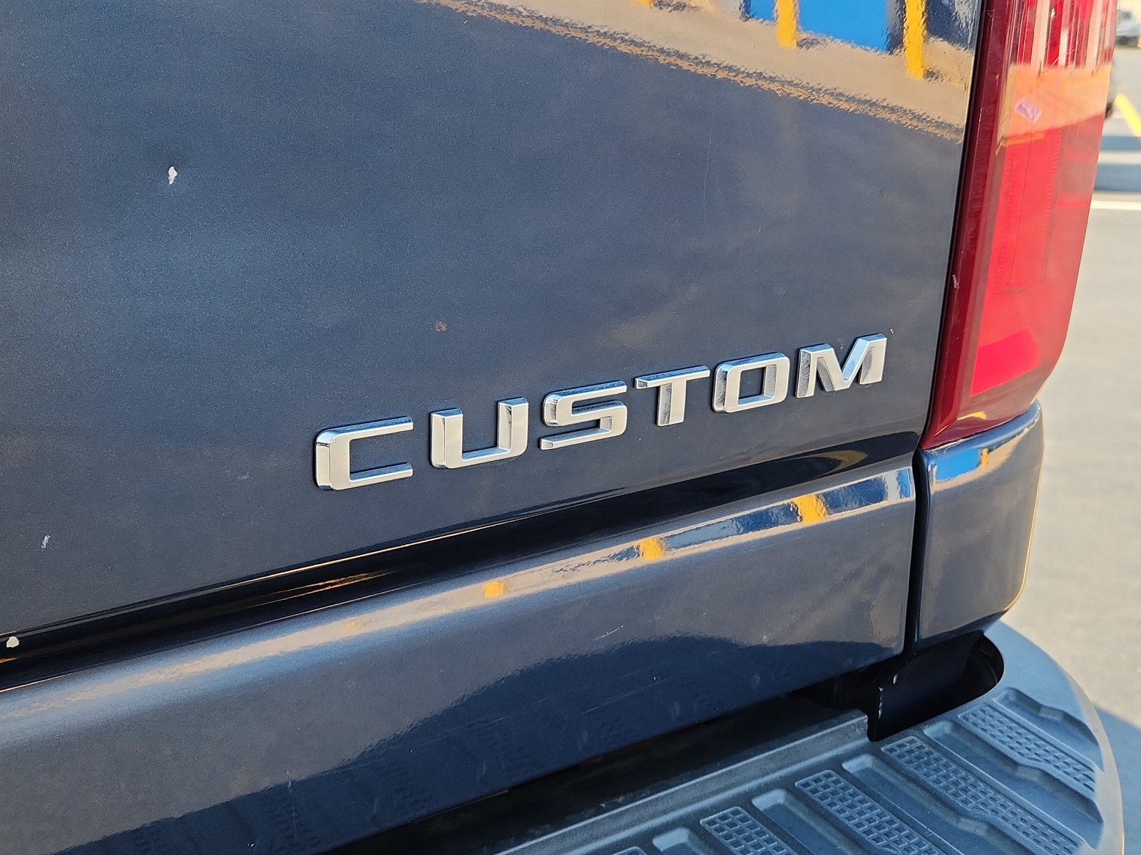 Used 2021 Chevrolet Silverado 2500 Custom w/ Custom Value Package AWD/4WD image 9