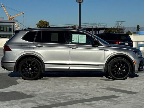 Used 2021 Volkswagen Tiguan SE R-Line image 2