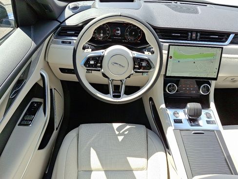 New 2026 Jaguar F-PACE R-Dynamic S image 4