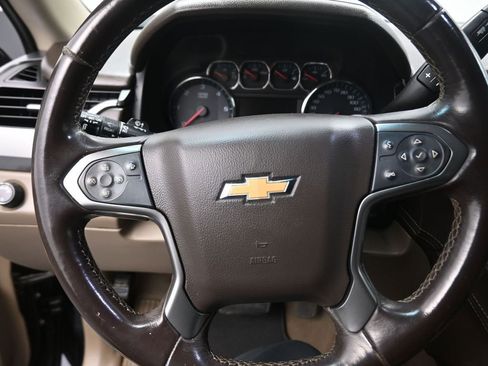 Used 2019 Chevrolet Suburban LT image 7