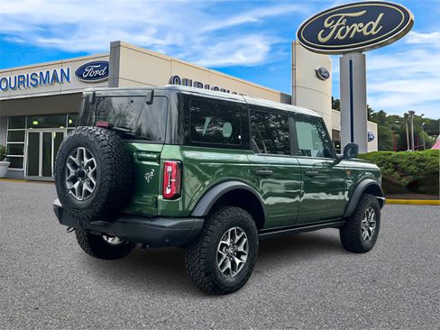 Used 2025 Ford Bronco Badlands image 4