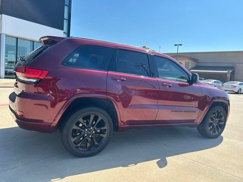 Used 2022 Jeep Grand Cherokee Laredo X RWD image 15
