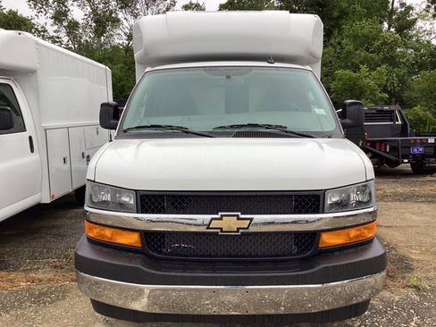 New 2025 Chevrolet Express 3500 w/ Power Convenience Package image 2