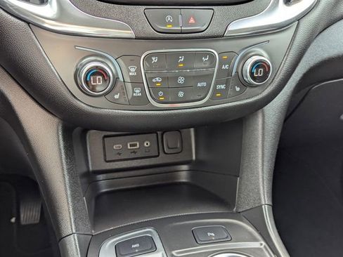 Certified 2024 Chevrolet Equinox LT AWD/4WD image 8