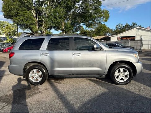 Used 2013 Toyota Sequoia SR5 image 4