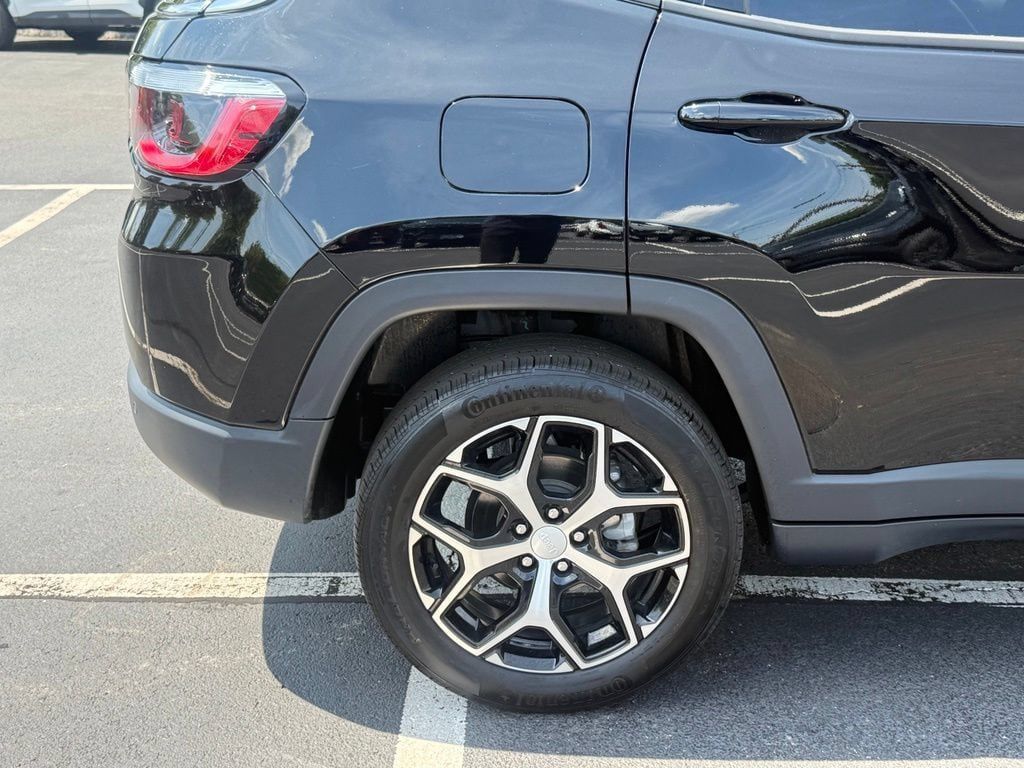 Used 2024 Jeep Compass Limited AWD/4WD image 9
