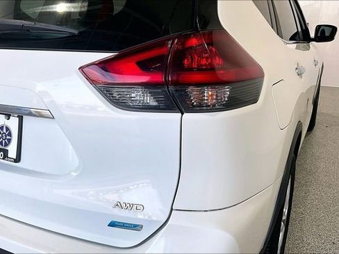 Used 2019 Nissan Rogue S FWD image 24