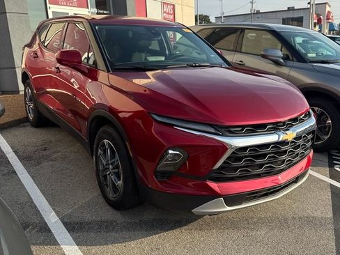 Used 2025 Chevrolet Blazer LT AWD/4WD image 3