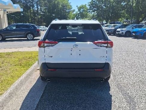 Used 2023 Toyota RAV4 XLE w/ Convenience Package FWD image 5