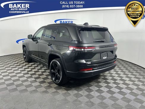 Used 2024 Jeep Grand Cherokee Limited w/ Black Appearance Package image 7