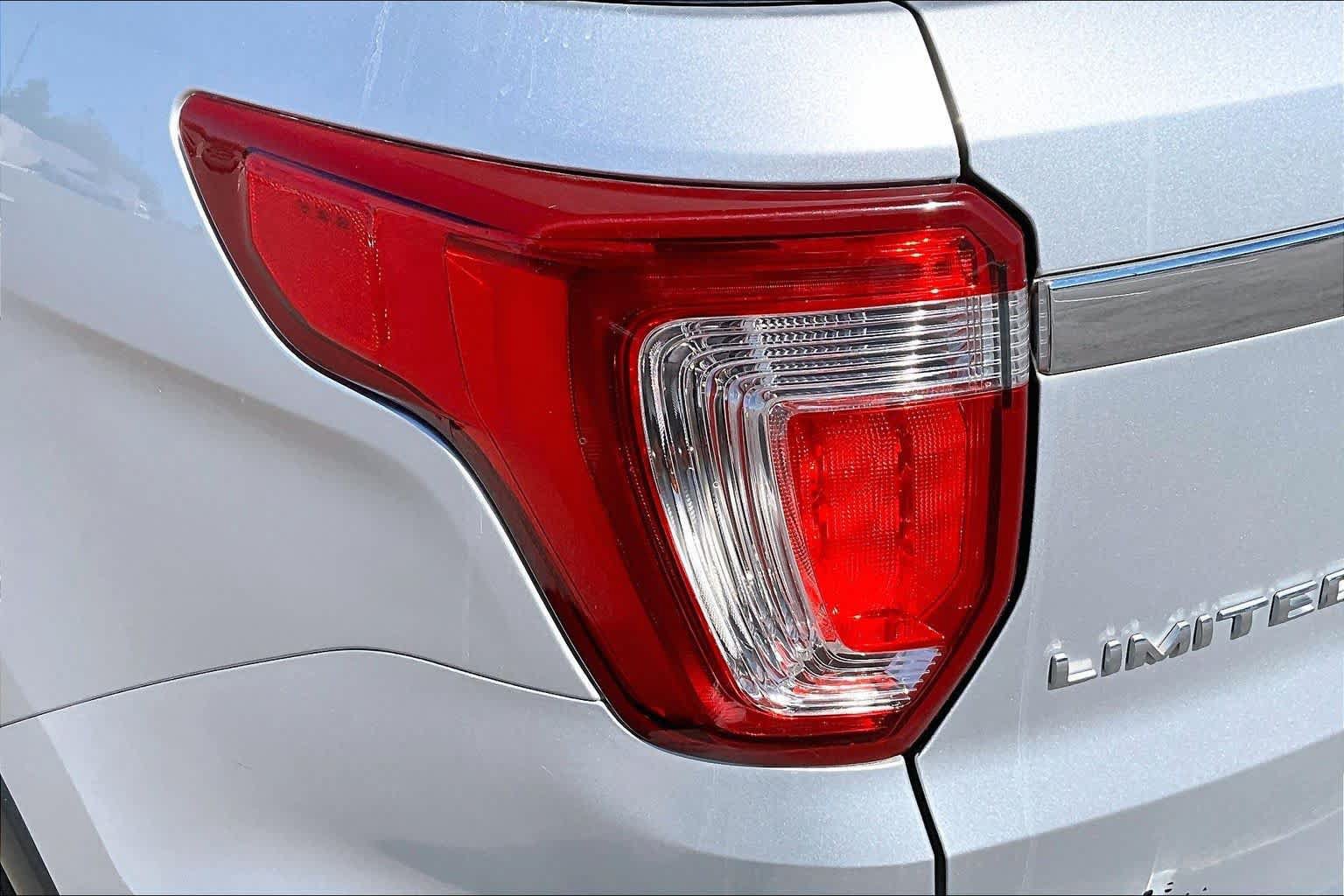 Used 2019 Ford Explorer Limited w/ Class III Trailer Tow Package FWD image 29