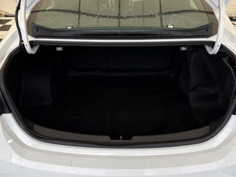 Used 2021 Chevrolet Malibu LT image 4