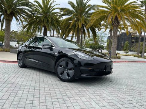 Used 2019 Tesla Model 3 Standard Range Plus image 5