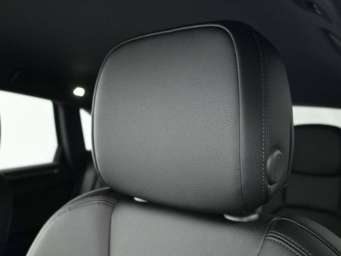 Certified 2026 Porsche Macan AWD/4WD image 20
