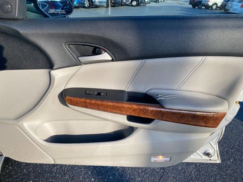 Used 2011 Honda Accord EX-L image 31