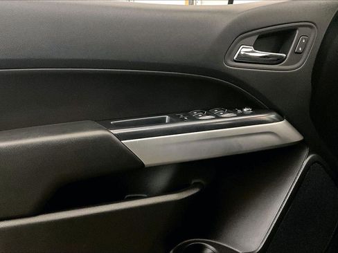 Used 2022 Chevrolet Colorado LT w/ LT Convenience Package image 22