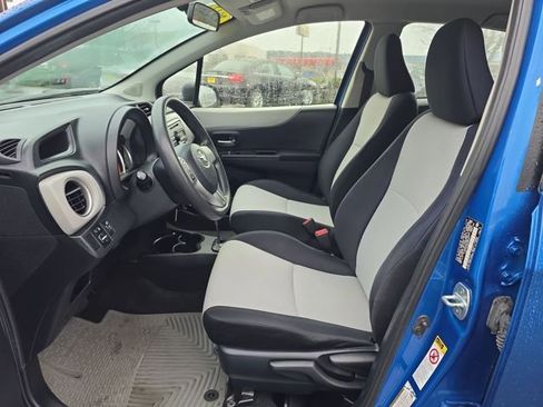 Used 2013 Toyota Yaris L image 15
