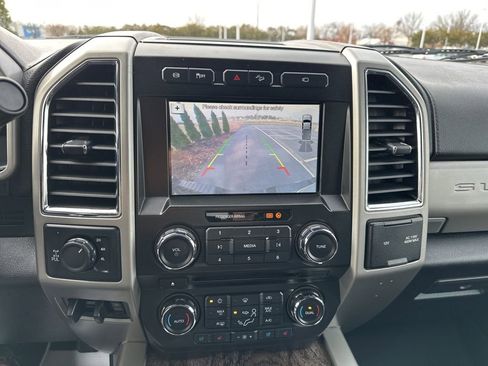 Used 2018 Ford F250 Lariat w/ Lariat Value Package image 19