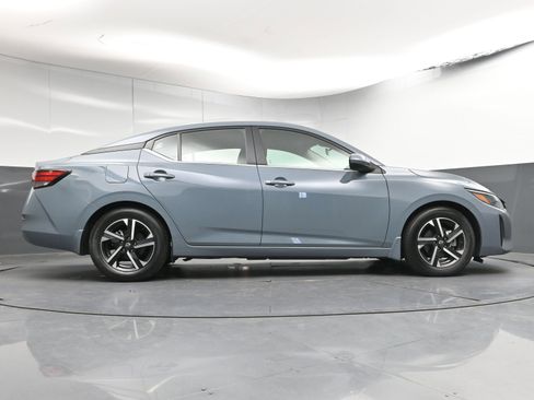 Used 2024 Nissan Sentra SV image 23