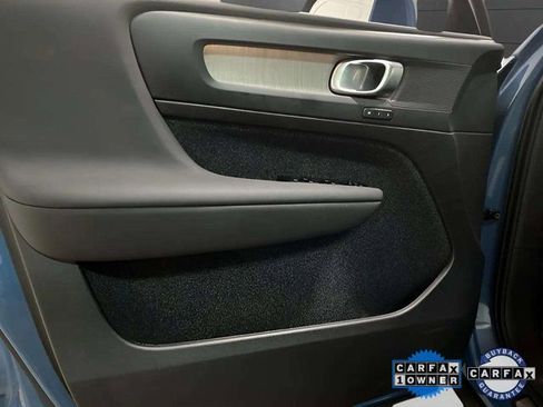 Used 2025 Volvo XC40 B5 Core image 15