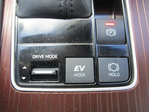 Used 2023 Toyota Sienna XLE image 31