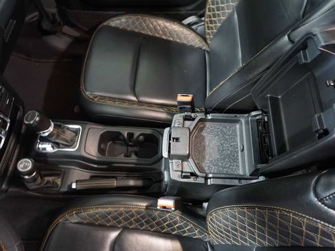 Used 2023 Jeep Gladiator Overland image 20