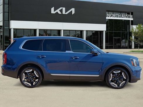 Used 2023 Kia Telluride S w/ S Sunroof Package image 7