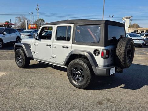 Used 2023 Jeep Wrangler Sport image 9