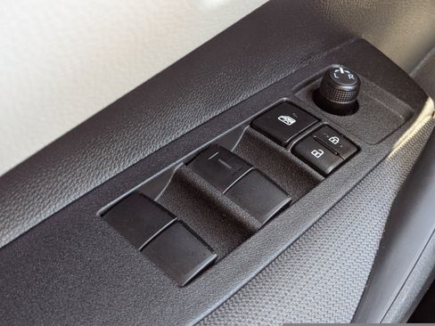 Used 2025 Toyota Corolla LE image 20