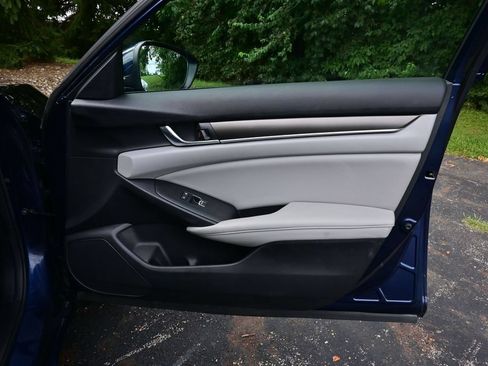 Used 2019 Honda Accord LX image 24