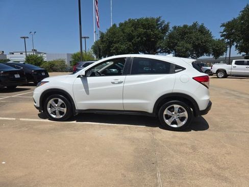 Used 2021 Honda HR-V LX image 8