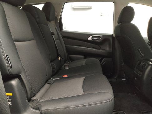 Used 2020 Nissan Pathfinder SV FWD image 19