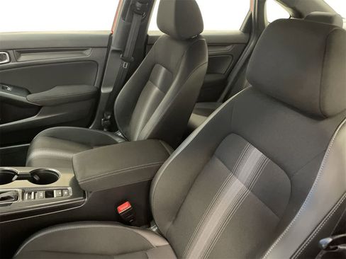 Used 2025 Honda Civic Sport image 16