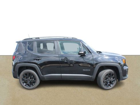 Used 2022 Jeep Renegade Altitude AWD/4WD image 2