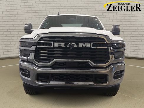 Used 2026 RAM 2500 Big Horn AWD/4WD image 2