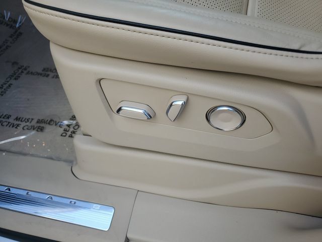 Certified 2023 Cadillac Escalade ESV Premium Luxury w/ LPO, Radiant Package AWD/4WD image 28