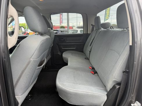 Used 2014 RAM 2500 Tradesman w/ Chrome Appearance Group image 11