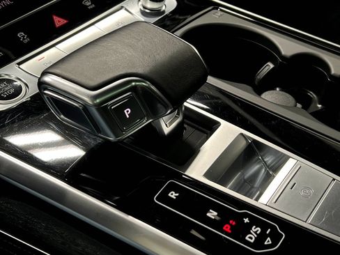 Used 2021 Audi Q7 3.0T Prestige w/ Prestige Package AWD/4WD image 32