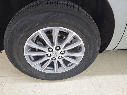 Used 2023 Buick Enclave Essence AWD/4WD image 22