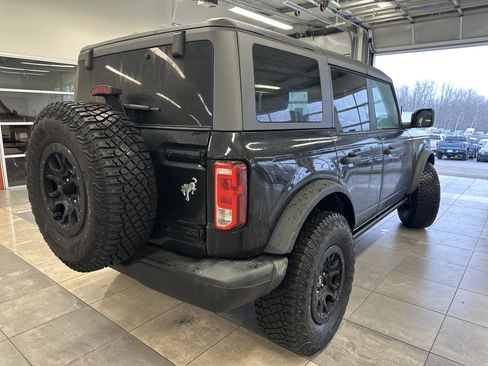 Used 2024 Ford Bronco Black Diamond image 9