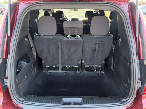 Used 2018 Dodge Grand Caravan SE FWD image 23