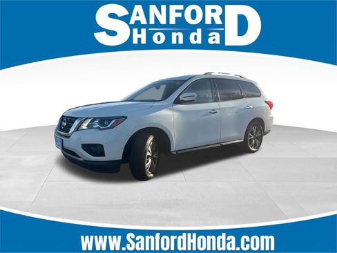 Used 2017 Nissan Pathfinder SV image 1