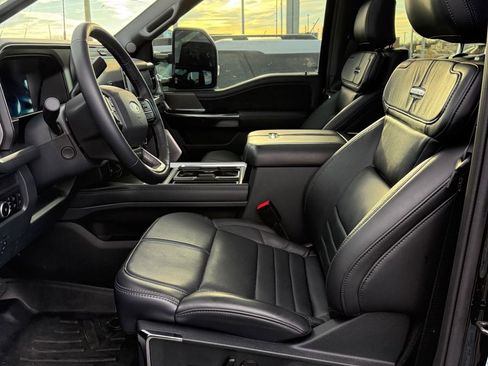 Used 2025 Ford F250 Platinum image 11