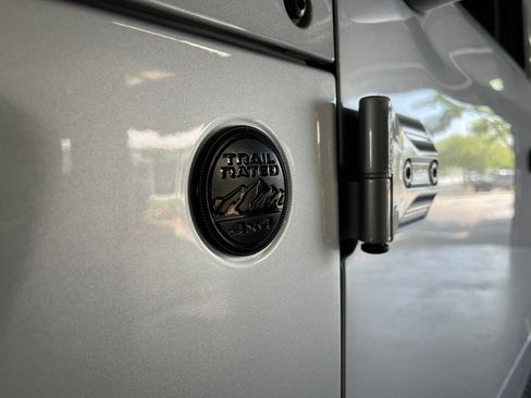 Used 2022 Jeep Wrangler Unlimited Sahara AWD/4WD image 67