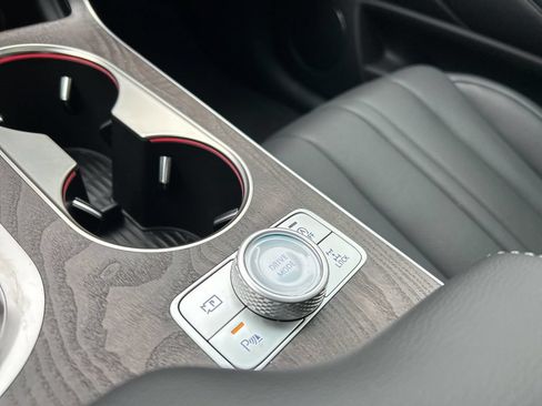 Certified 2025 Genesis GV80 2.5T Advanced AWD/4WD image 21