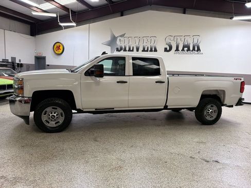 Used 2019 Chevrolet Silverado 2500 W/T w/ WT Convenience Package AWD/4WD image 2