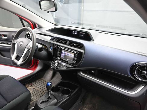 Used 2015 Toyota Prius C Three image 21