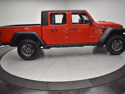 Used 2026 Jeep Gladiator Mojave AWD/4WD image 4