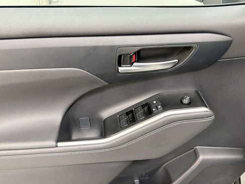 Certified 2026 Toyota Highlander XLE AWD/4WD image 15